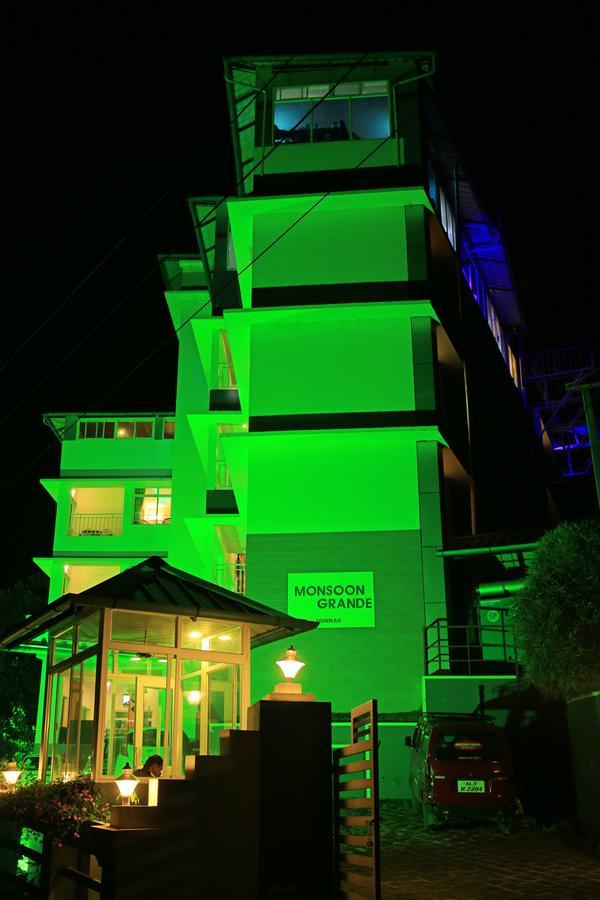 Monsoon Grande Hotel Munnar Bagian luar foto