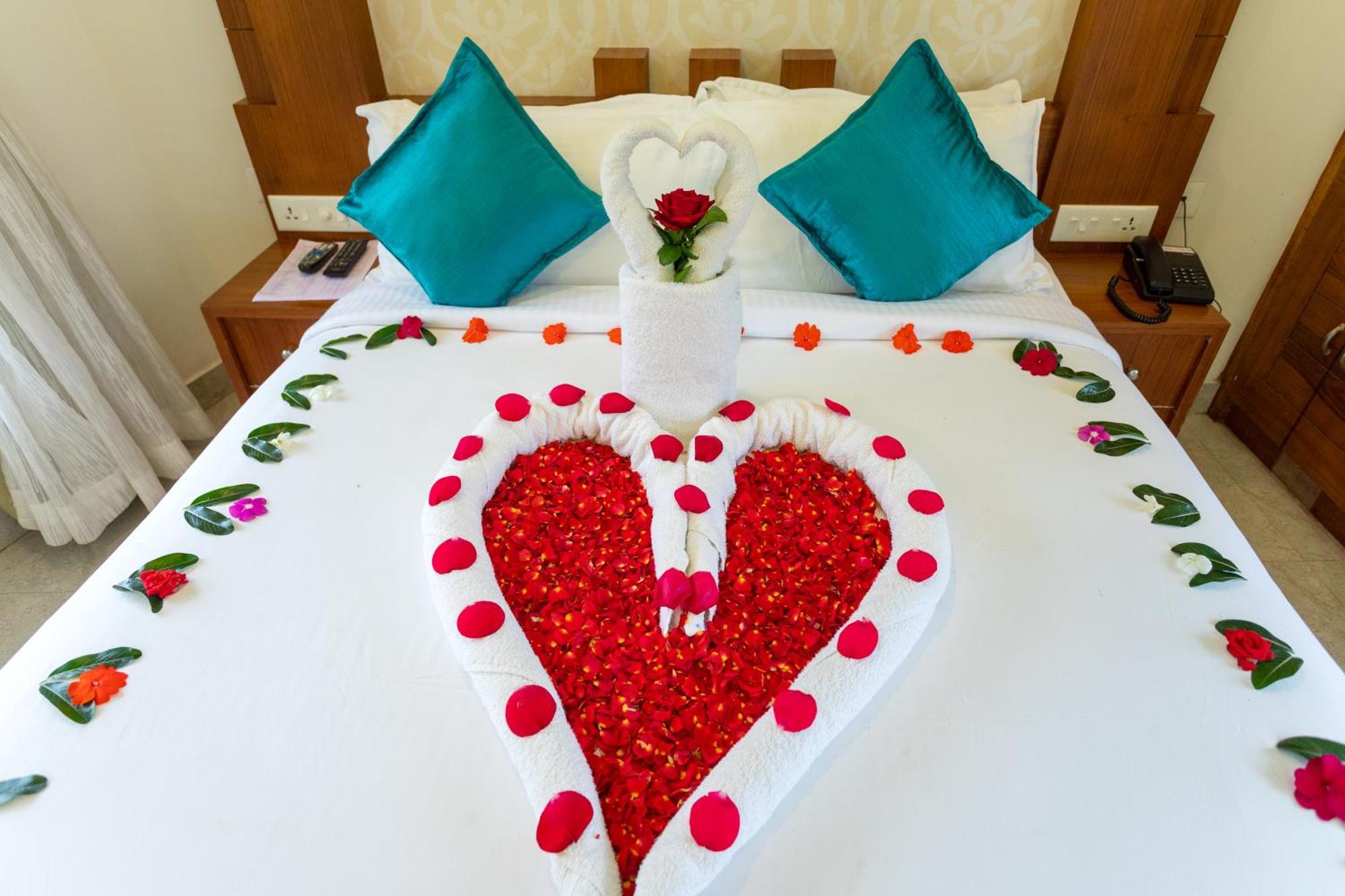 Monsoon Grande Hotel Munnar Bagian luar foto